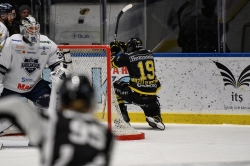 AIK - Karlskoga.  2-1