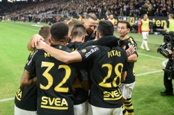 AIK - Degerfors.  2-0