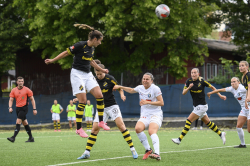 AIK - Växjö.  2-1