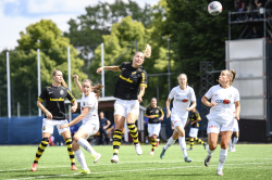 AIK - Växjö.  2-1